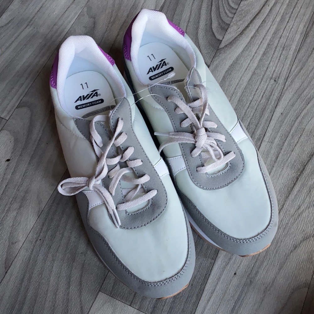 AVIA WOMEN MEMORY FOAM SNEAKERS